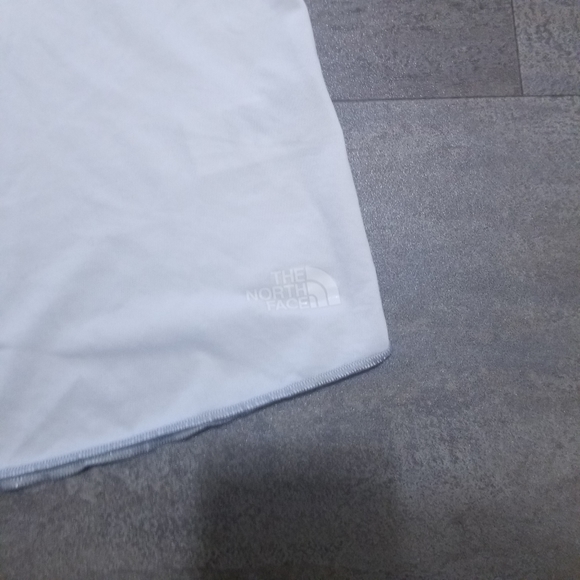 SOLD  The North Face Womens Top Large - Picture 3 of 4